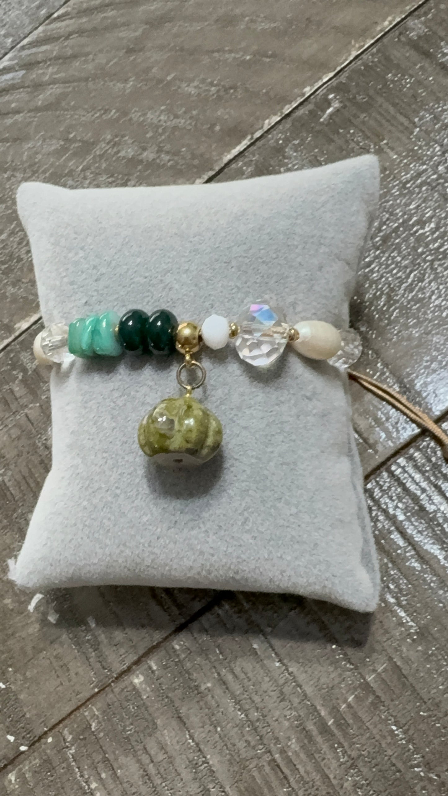 Jaded pearl bracelet