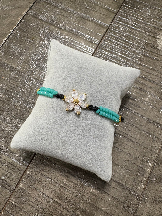 Sannye flower Green Bracelet