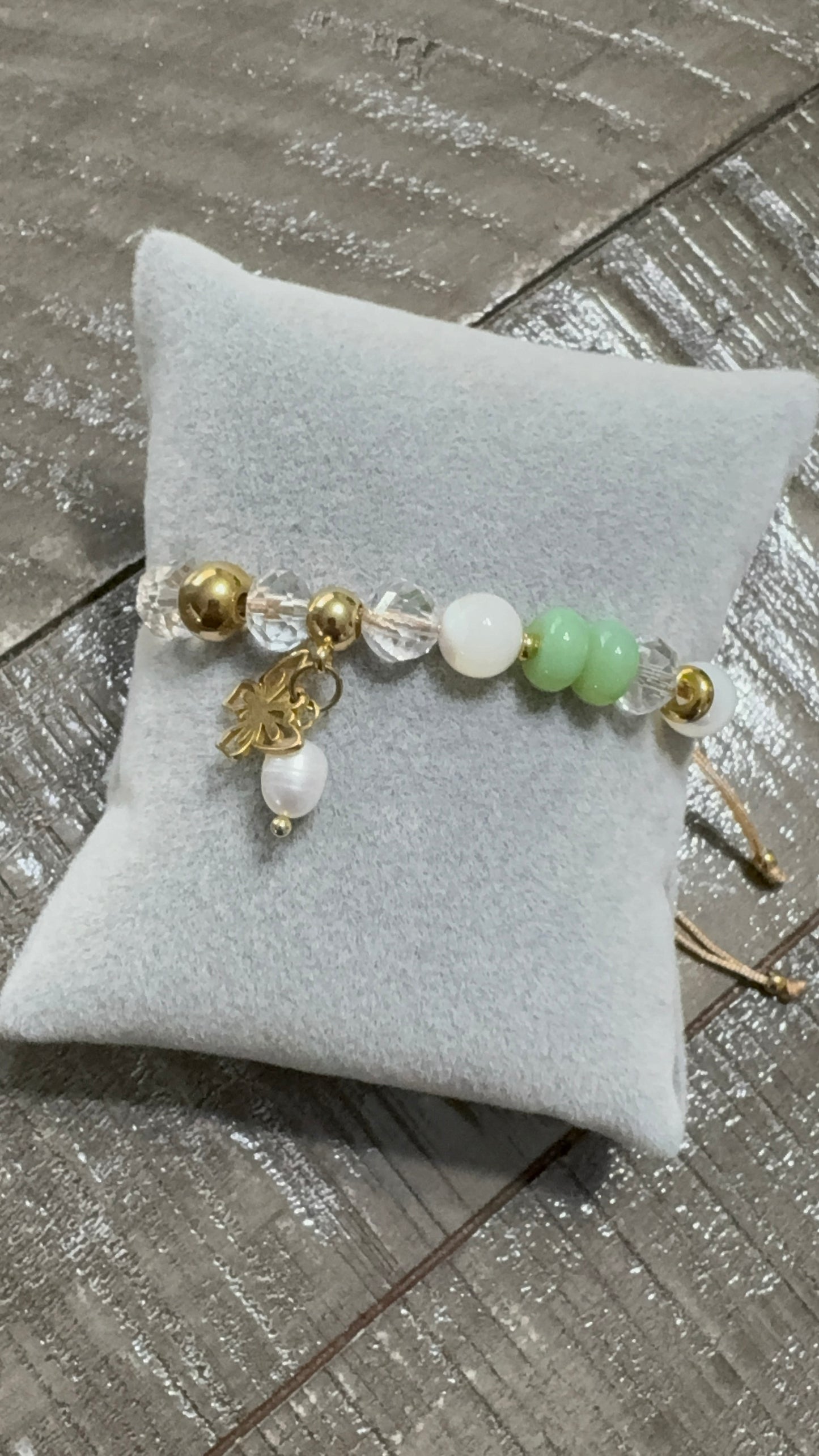 Flally crystal bracelet
