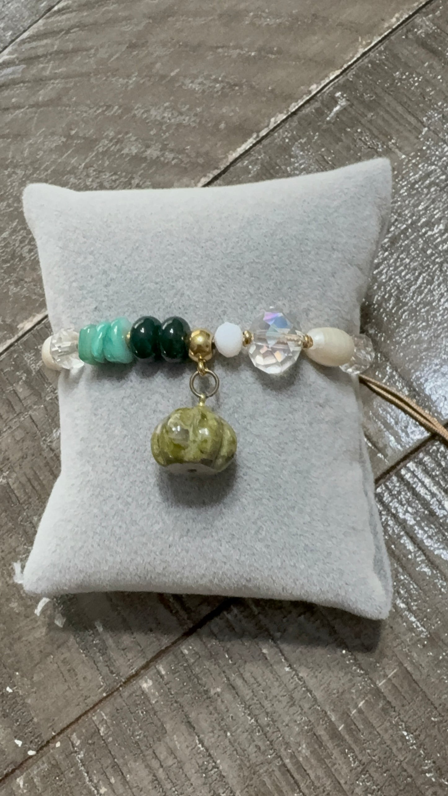 Jaded pearl bracelet